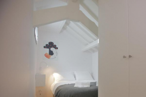 Отель Moon House-Santa Catarina  Atiães